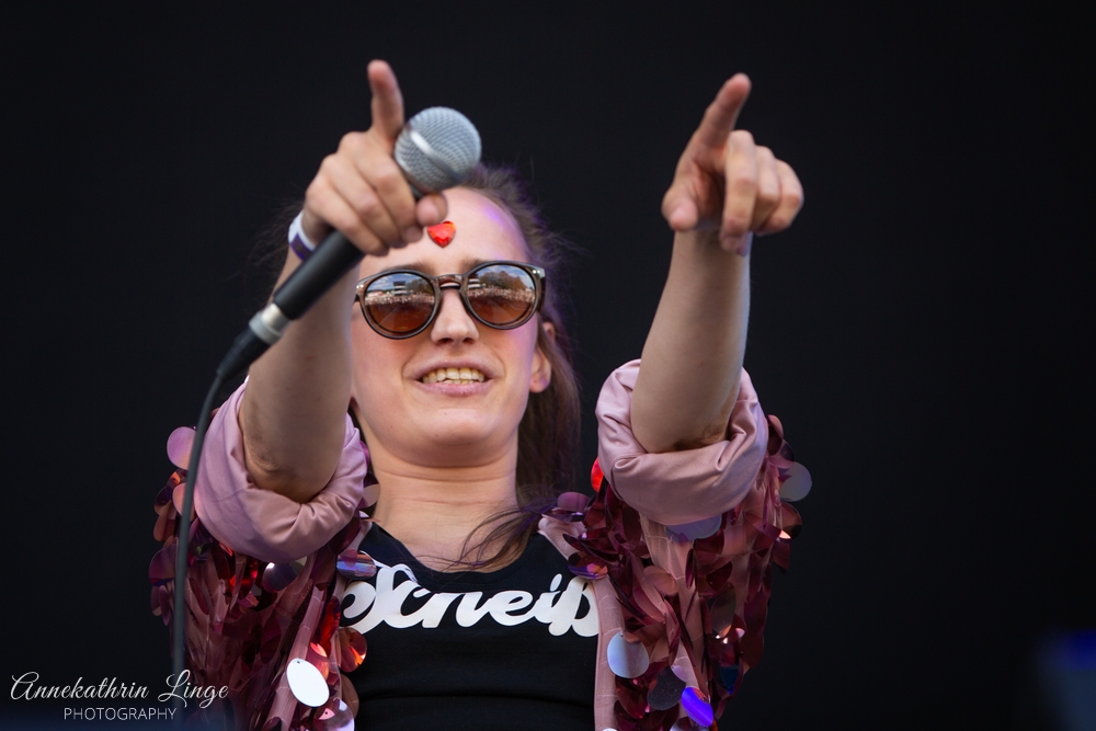 11.08.2019: The toten Crackhuren im Kofferraum auf dem Open Flair-Festival