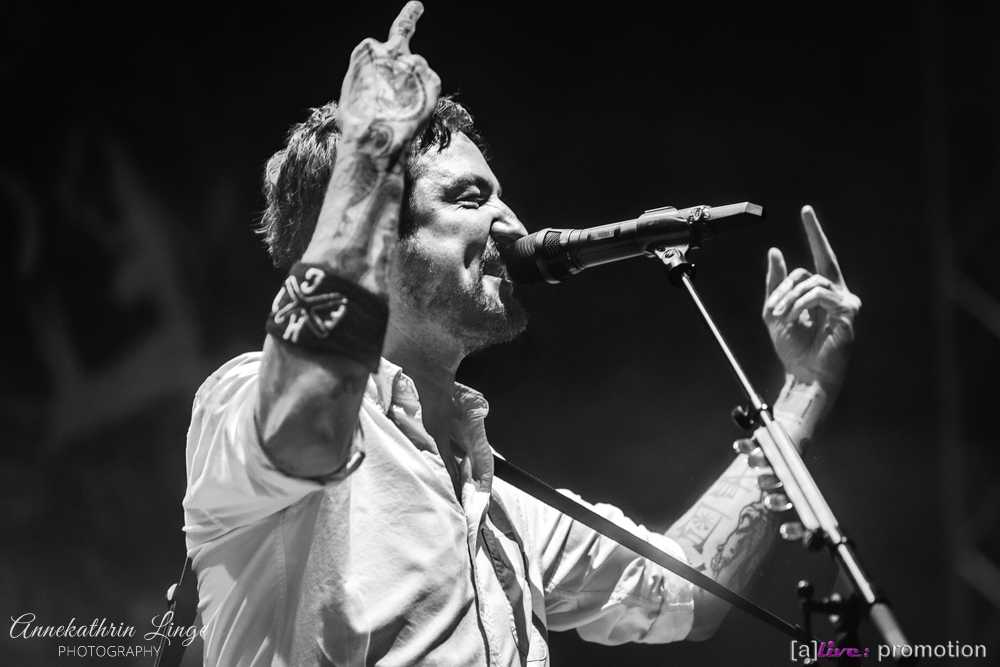 Frank Turner & The Sleeping Souls